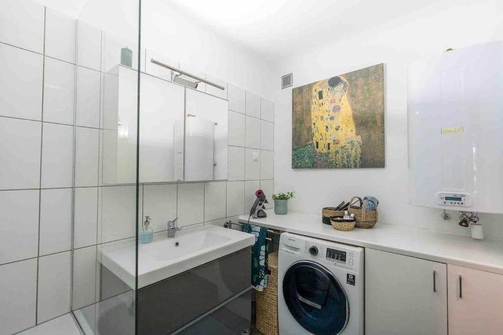 Cozy And Stylish Apartment Near Schoenbrunn Castle Wien Exteriör bild